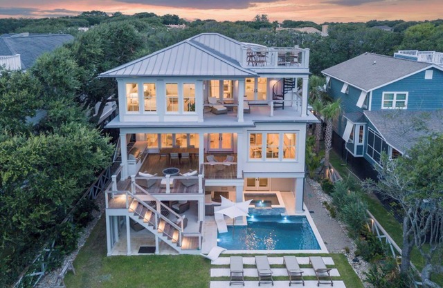 2910 Palm Blvd- New Oceanfront Luxury- Pool, Hot tub, Elevator