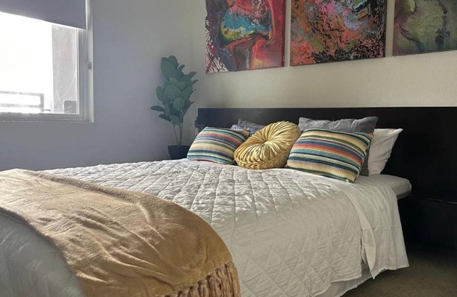 2bedroom condo in Fremont Street in the heart of entertainment district in Downtown LV