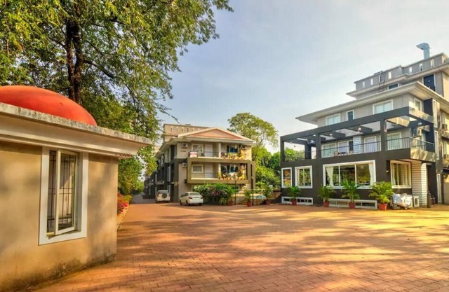 2BHK Sparkling Apartment with POOL, WIFI, PARKING