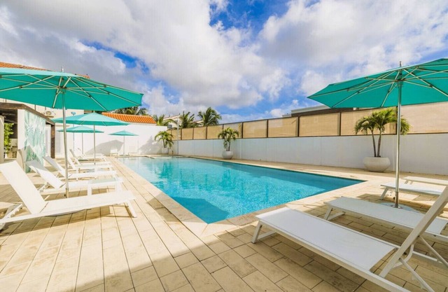 2BR/2BA 4MINS to Beach at LUX Villa 5 by Bocobay