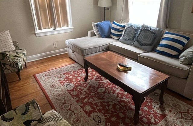 2BR Home with 3 beds!