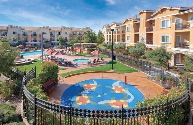 2br Lockoff Condo: Wine Connoisseurs Dream!