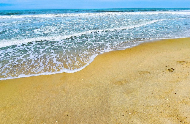 2BR Ocean Views/Private Balcony/Prime Location