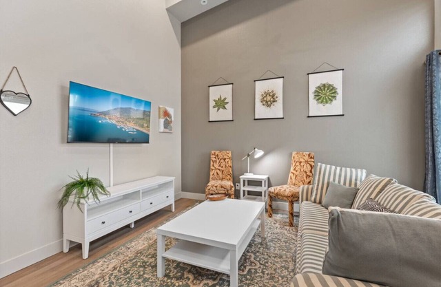 2BR Retreat King Bed + Patio