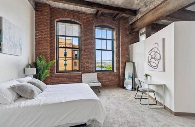 2BR Spacious Historic Loft With Pool