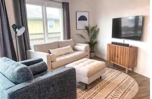 2nd row, beach access, pet friendly w/fenced yard