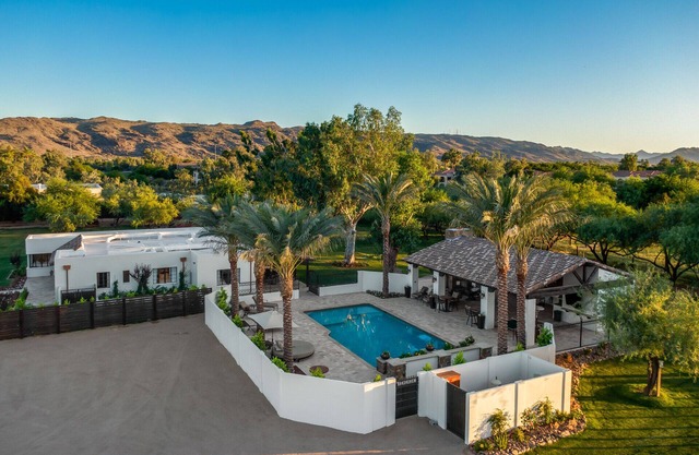 3- Acre Privately Gated Ranch Heated Pool, Outdoor Living