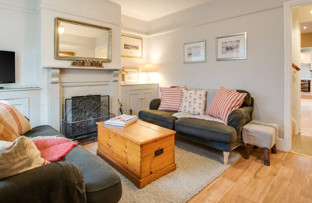 3 Albion Cottages - Two Bedroom House, Sleeps 4