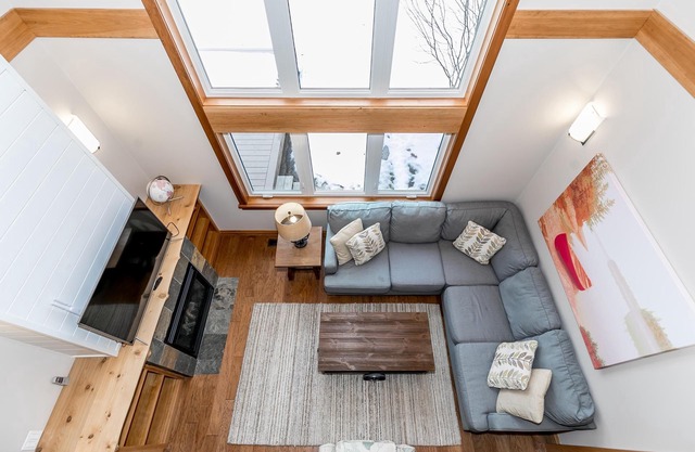 3 + bed 2 bath Villa on Lake Muskoka