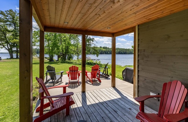 3 + bed 2 bath Villa on Lake Muskoka