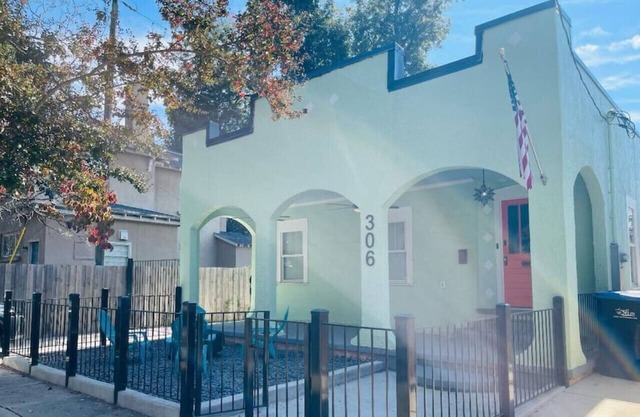 3-bed Downtown Augusta Hideaway