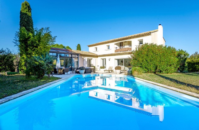 3 bed villa with heated pool, air conditioning, walking distance to the village