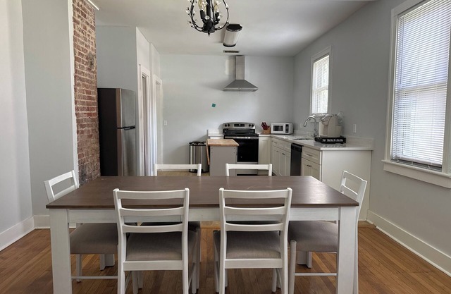 3-bedroom/2 Bath house in charming Thunderbolt, GA. Come and enjoy your stay.