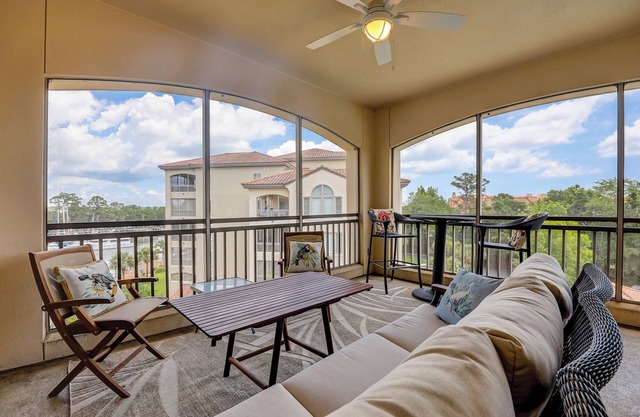 3 Bedroom/3 Bathroom Bright Villa in a Gated Complex - Harbour and Pool Views