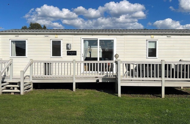 3 Bedroom, 6 Berth, Dog Friendly, Holiday Home