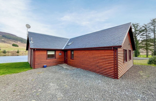 3 bedroom accommodation in Glengoulandie