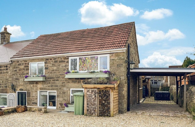 3 bedroom accommodation in Ashover, near Matlock.