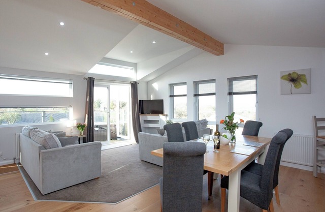 3 bedroom accommodation in Newton Abbot