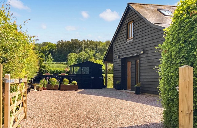 3 bedroom accommodation in Canterbury