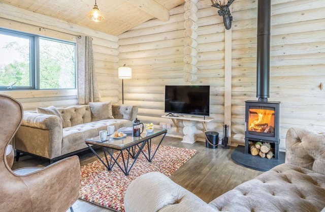 3 bedroom accommodation in Kippford, near Sandyhills