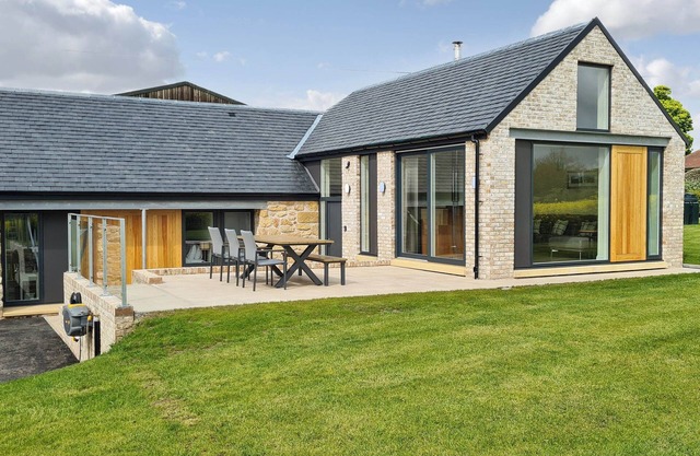 3 bedroom accommodation in Linlithgow