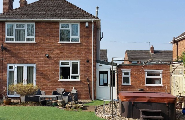3 bedroom accommodation in Wall Heath, near Kingswinford
