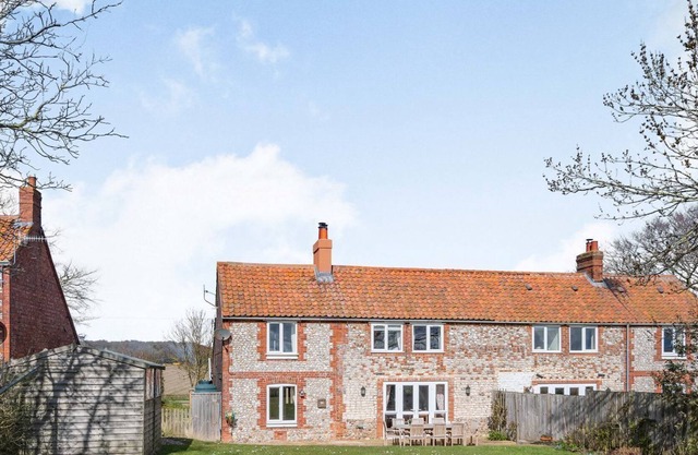 3 bedroom accommodation in Thornham