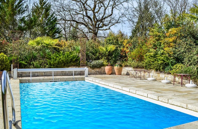 3 bedroom accommodation in Devillac