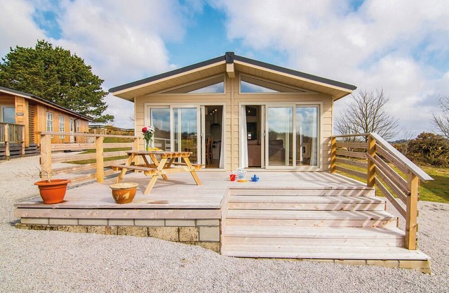 3 bedroom accommodation in Carnmenellis, Nr Falmouth
