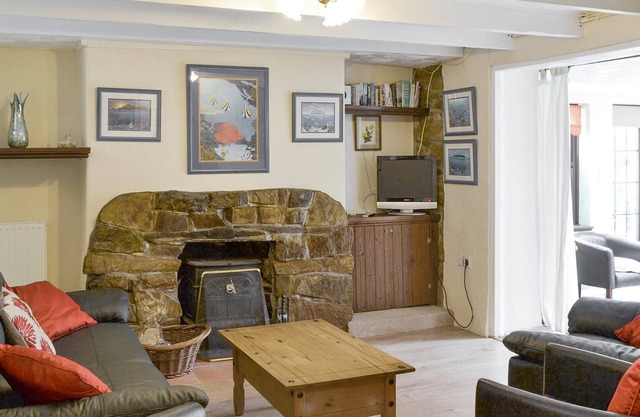 3 bedroom accommodation in Mount Hawke, near St Agnes