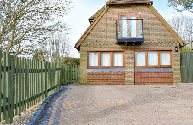 3 bedroom accommodation in Aldington, near Ashford