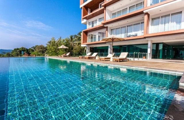 3 Bedroom Apartment 135м² with panoramic garden View 300m from the sea