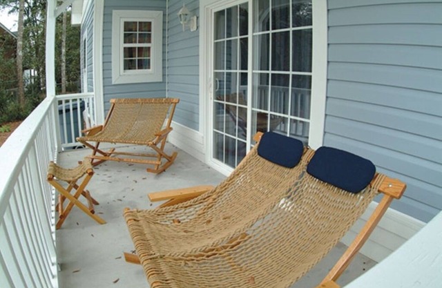 3 Bedroom Cottage with covered parking
