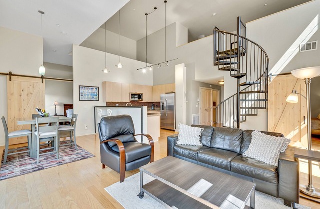 3 Bedroom condo in heart of DTC - Greenwood Village