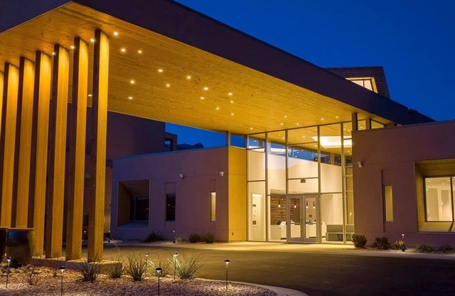 3-bedroom condo in gorgeous Moab with AC, fitness room. Start your adventure