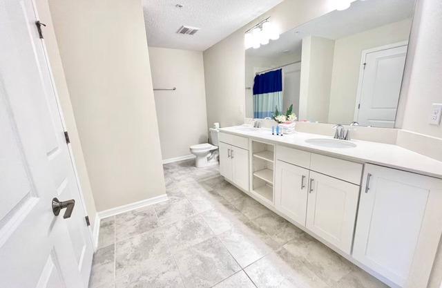 3-bedroom condo in wonderful Kissimmee with fitness room, AC