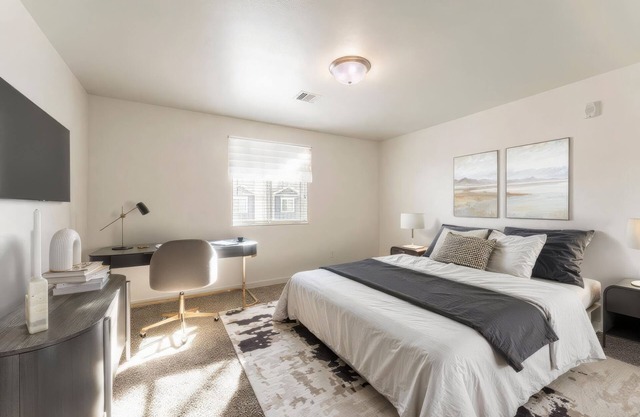 3-Bedroom Condo Near Houston & The Woodlands