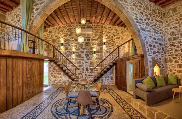 3-bedroom country house in fabulous Rhodes with private pool and private parking