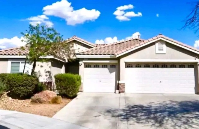 3 Bedroom Desert Oasis