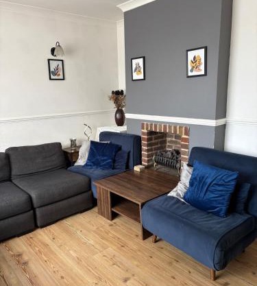 3-bedroom family home with large garden and free parking