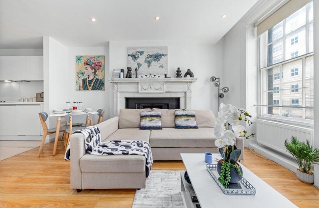 3-Bedroom Flat in London Sleeps 14 HY1
