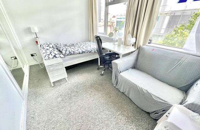 3 Bedroom Flat in Super Central London