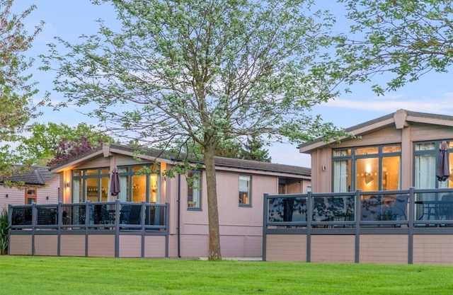 3 bedroom accommodation in Stratford-upon-Avon
