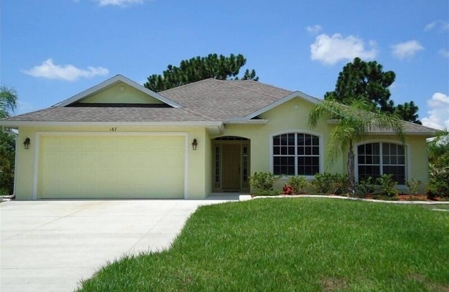 3 Bedroom Home with Heated Private Pool Close to Golf & Beach