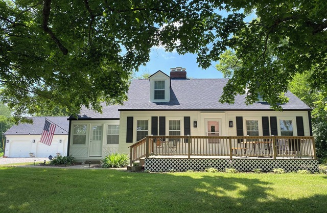 3-bedroom house in peaceful Zionsville Equestrian Historic District