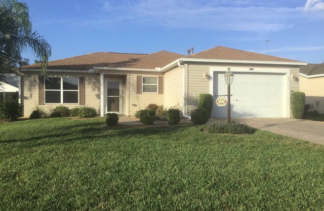 3-bedroom house in charming The Villages with WiFi, AC