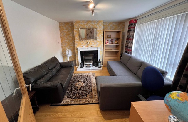 3 Bedroom House near city centre