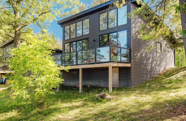 3-bedroom Lakefront Villa #2