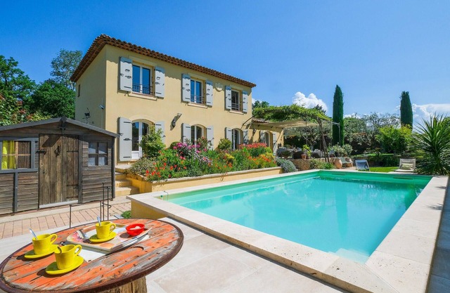 3 bedroom lovely home in Mallemort