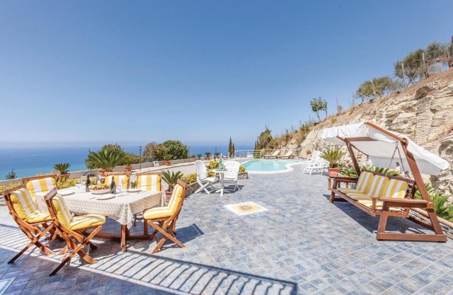 3 Bedroom Lovely Home In Agropoli Sa